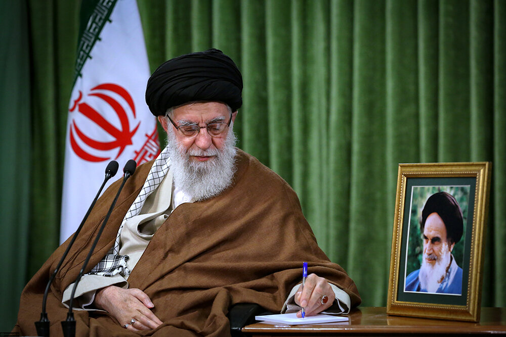 عاملان جنایت اندوهبار حرم شاهچراغ یقیناً مجازات خواهند شد / ملت عزیز و دستگاه های مسئول بر توطئه خباثت آمیز دشمنان فائق خواهند آمد عاملان جنایت اندوهبار حرم شاهچراغ یقیناً مجازات خواهند شد / ملت عزیز و دستگاه های مسئول بر توطئه خباثت آمیز دشمنان فائق خواهند آمد