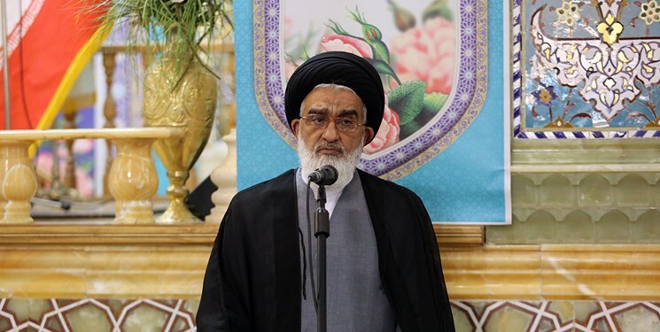 امام جمعه قم: باید جلوی فضای مجازی گرفته شود / با افرادی که از این فضا سوء استفاده کردند برخورد شود امام جمعه قم: باید جلوی فضای مجازی گرفته شود / با افرادی که از این فضا سوء استفاده کردند برخورد شود