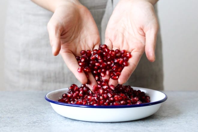 ۲ روش ساده برای تهیه رب انار خوش رنگ و لعاب در خانه