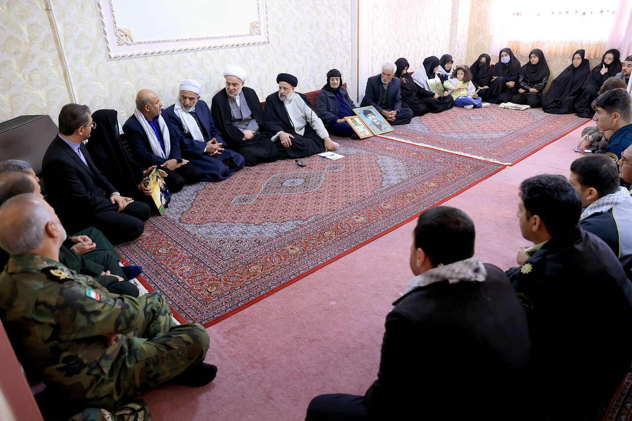 رییسی: مرتکبان قتل و ناامنی به دست عدالت سپرده خواهند شد رییسی: مرتکبان قتل و ناامنی به دست عدالت سپرده خواهند شد