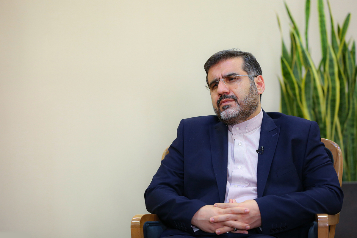 وزیر ارشاد: بعضی از هنرمندانی که الان علیه انقلاب و نظام صحبت می کنند، از عفوشدگان سال ۹۸ هستند وزیر ارشاد: بعضی از هنرمندانی که الان علیه انقلاب و نظام صحبت می کنند، از عفوشدگان سال ۹۸ هستند