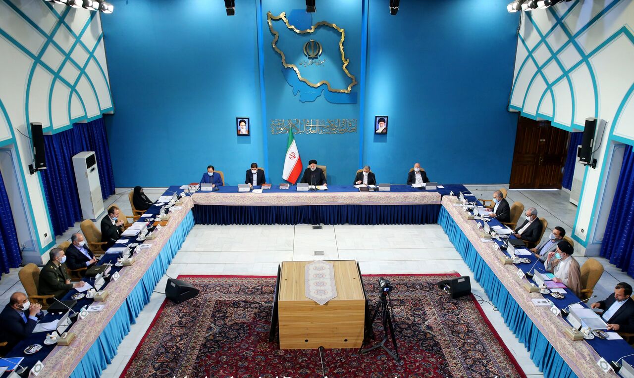 روزنامه جمهوری اسلامی: با این مدیران و وزیران ضعیف و این سیاست های ضعیف تر نمی توان به جایی رسید روزنامه جمهوری اسلامی: با این مدیران و وزیران ضعیف و این سیاست های ضعیف تر نمی توان به جایی رسید