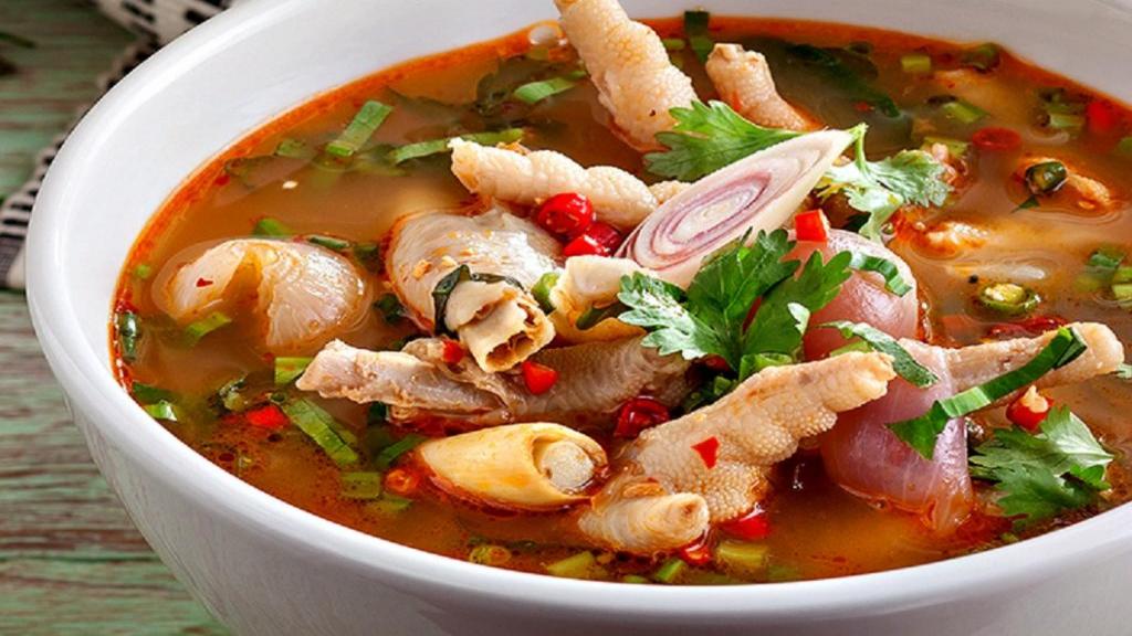 طرز تهیه پای مرغ مقوی + چند ترفند طلایی برای گرفتن بوی زهم این خوراک طرز تهیه پای مرغ مقوی + چند ترفند طلایی برای گرفتن بوی زهم این خوراک