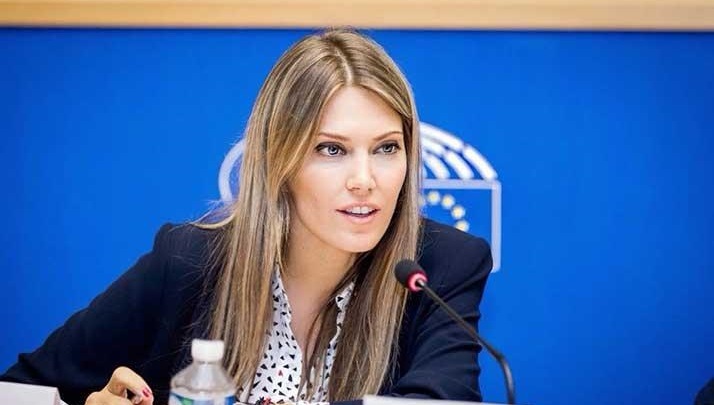 نایب رییس پارلمان اروپا اخراج شد نایب رییس پارلمان اروپا اخراج شد