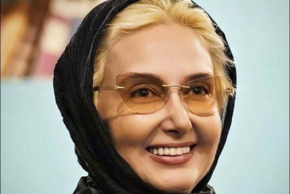 حرکت عجیب کتایون ریاحی در نانوایی بربری! + عکس حرکت عجیب کتایون ریاحی در نانوایی بربری! + عکس