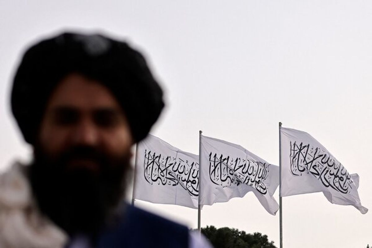 اقدام عجیب طالبان؛ دعوت مردم برای تماشای شلاق زدن + عکس اقدام عجیب طالبان؛ دعوت مردم برای تماشای شلاق زدن + عکس