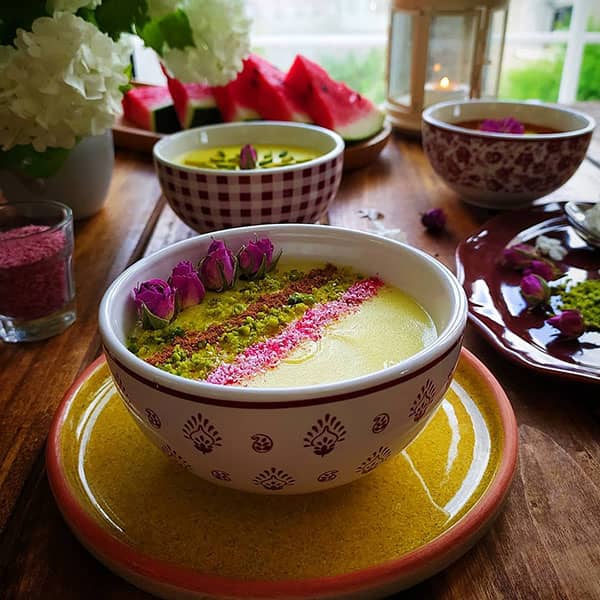 طرز تهیه فرنی با شیره انگور؛ مخصوص روزهای سرد طرز تهیه فرنی با شیره انگور؛ مخصوص روزهای سرد