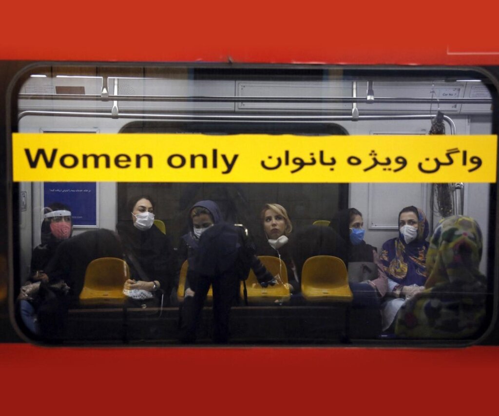 مترو تهران: اصلا چیزی به نام واگن آقایان وجود ندارد مترو تهران: اصلا چیزی به نام واگن آقایان وجود ندارد