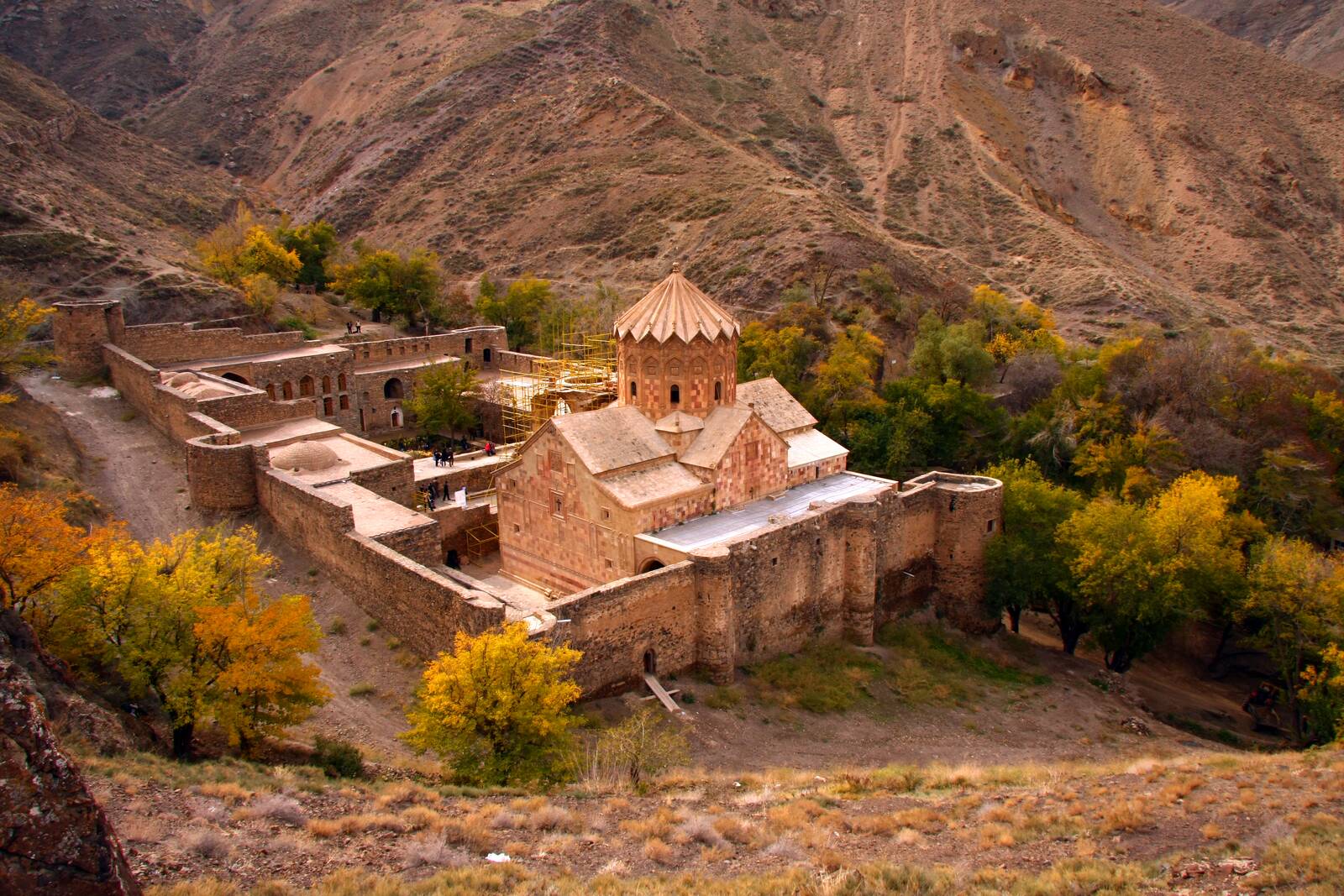 پاییز کجا بریم؟ / آشنایی با کلیسای سنت استپانوس در جلفا + تاریخچه ساخت و نامگذاری پاییز کجا بریم؟ / آشنایی با کلیسای سنت استپانوس در جلفا + تاریخچه ساخت و نامگذاری