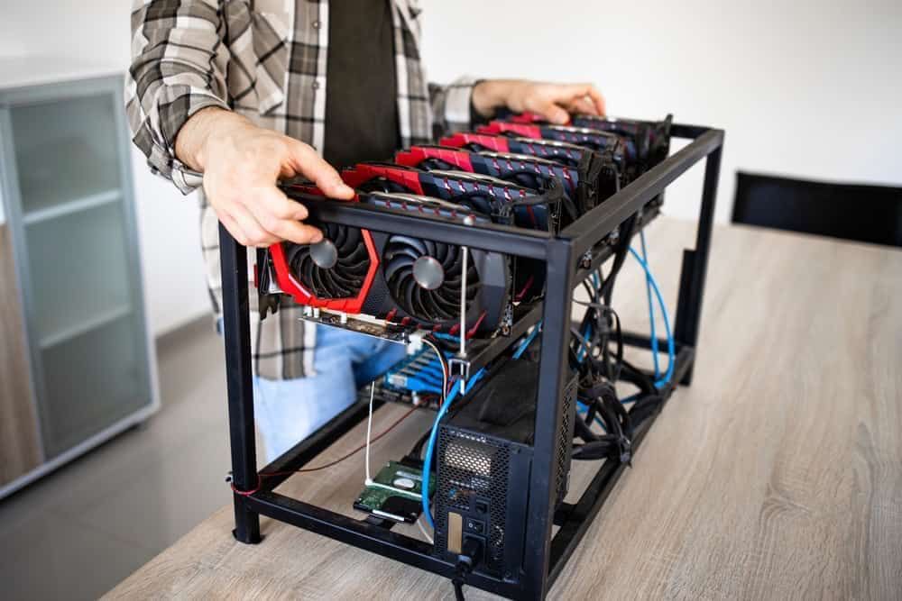 با استخراج بیت کوین سرمایه خود را چندین برابر کنید با استخراج بیت کوین سرمایه خود را چندین برابر کنید
