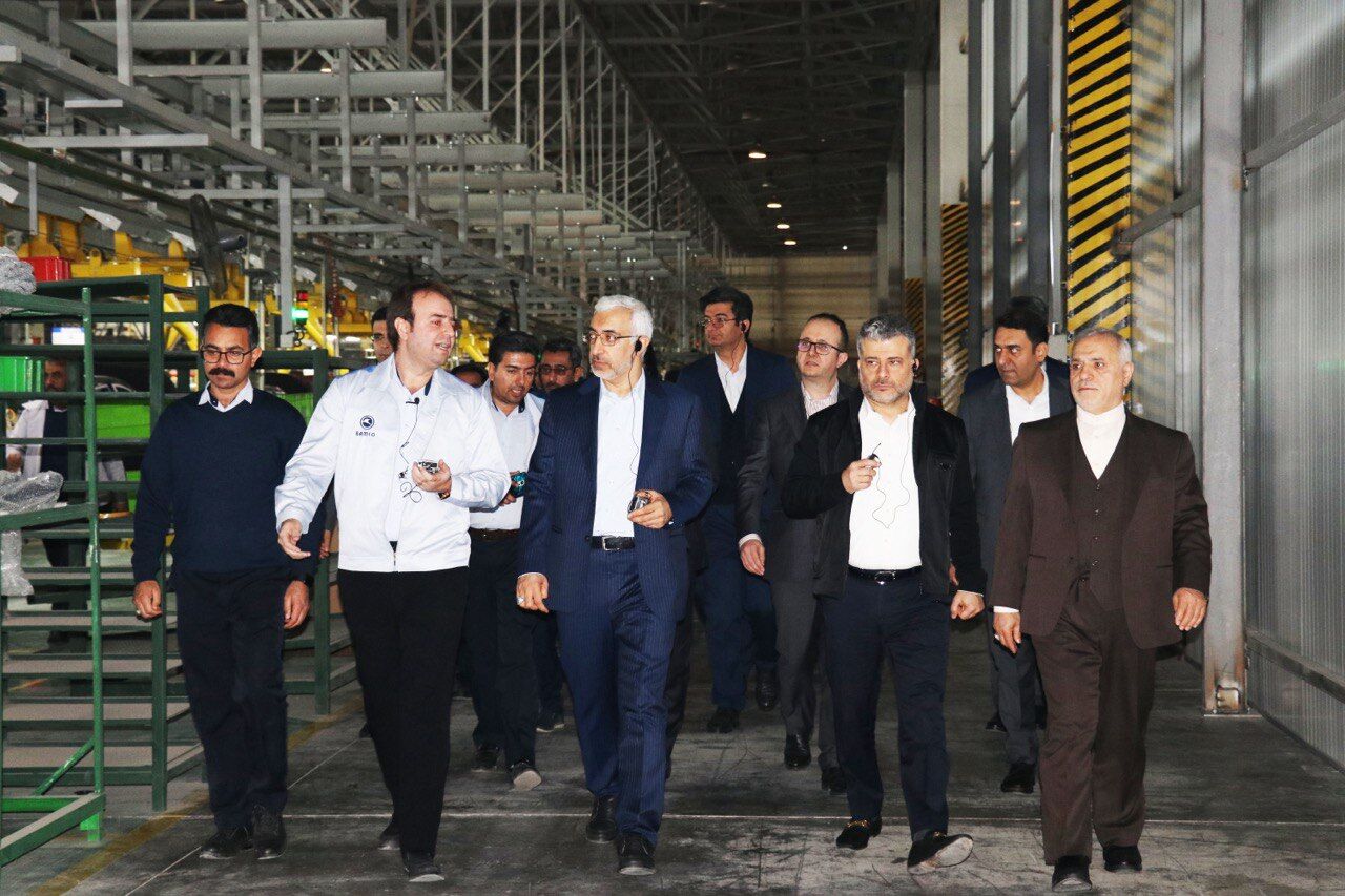 بازدید رئیس سازمان بورس از کارخانه و مجموعه های قطعه سازی شرکت کرمان موتور بازدید رئیس سازمان بورس از کارخانه و مجموعه های قطعه سازی شرکت کرمان موتور