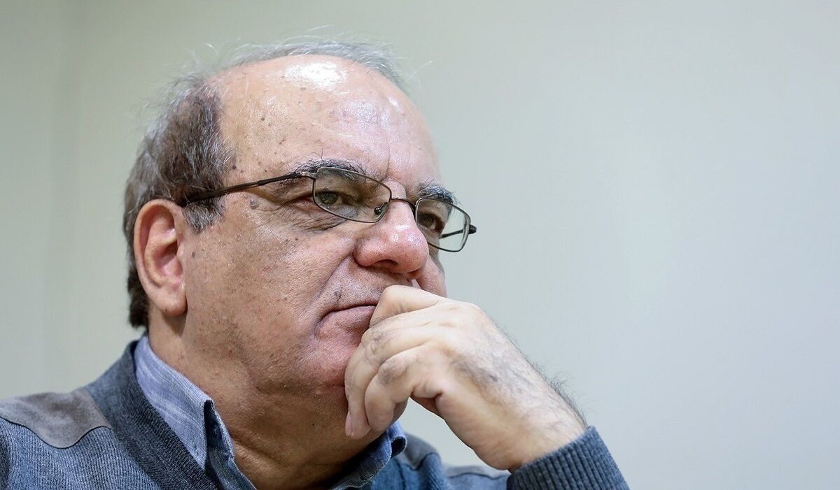 عباس عبدی: کاری نکنید مردم به جای پول با طلا و دلار معامله کنند عباس عبدی: کاری نکنید مردم به جای پول با طلا و دلار معامله کنند