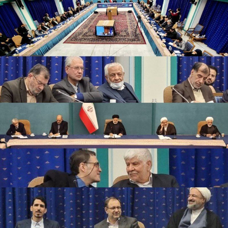 نشست رئیس جمهور با ۵۰ نفر از سران احزاب و گروههای سیاسی نشست رئیس جمهور با ۵۰ نفر از سران احزاب و گروههای سیاسی