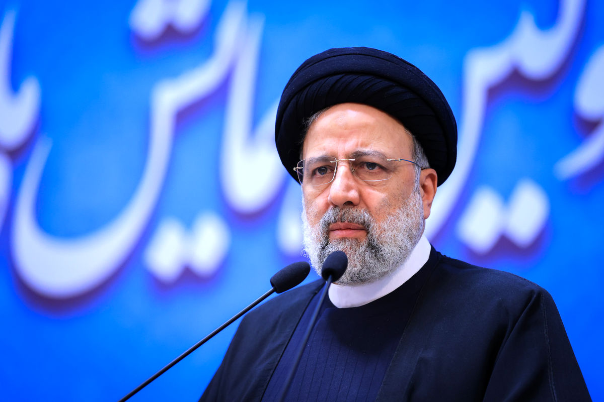 رئیسی: موثرترین عنصر در جامعهسازی قرآن و نماز است رئیسی: موثرترین عنصر در جامعهسازی قرآن و نماز است