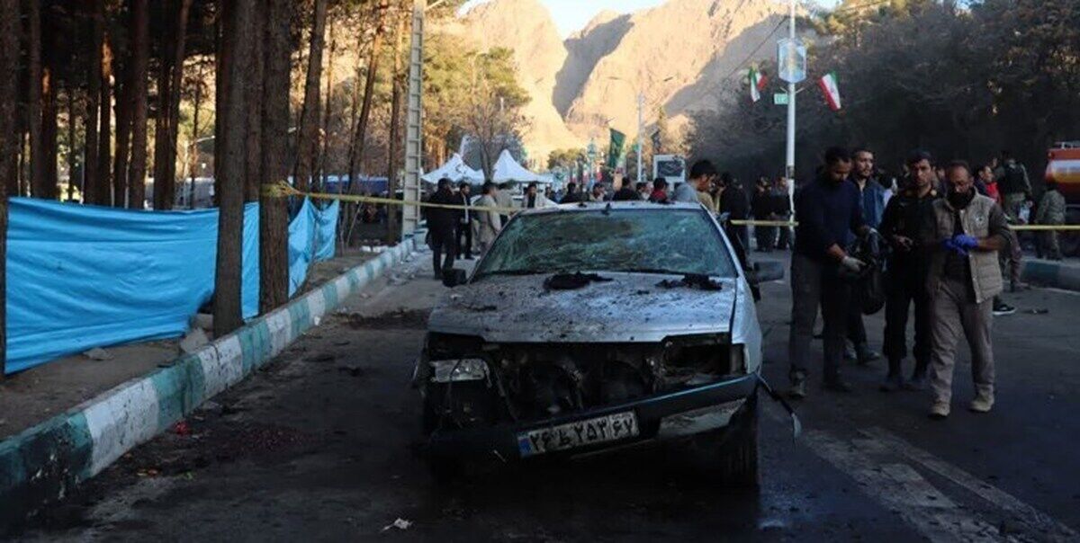 نیمه پنهان حادثه تروریستی / کشف ۱۶ بمب آماده انفجار در کرمان نیمه پنهان حادثه تروریستی / کشف ۱۶ بمب آماده انفجار در کرمان