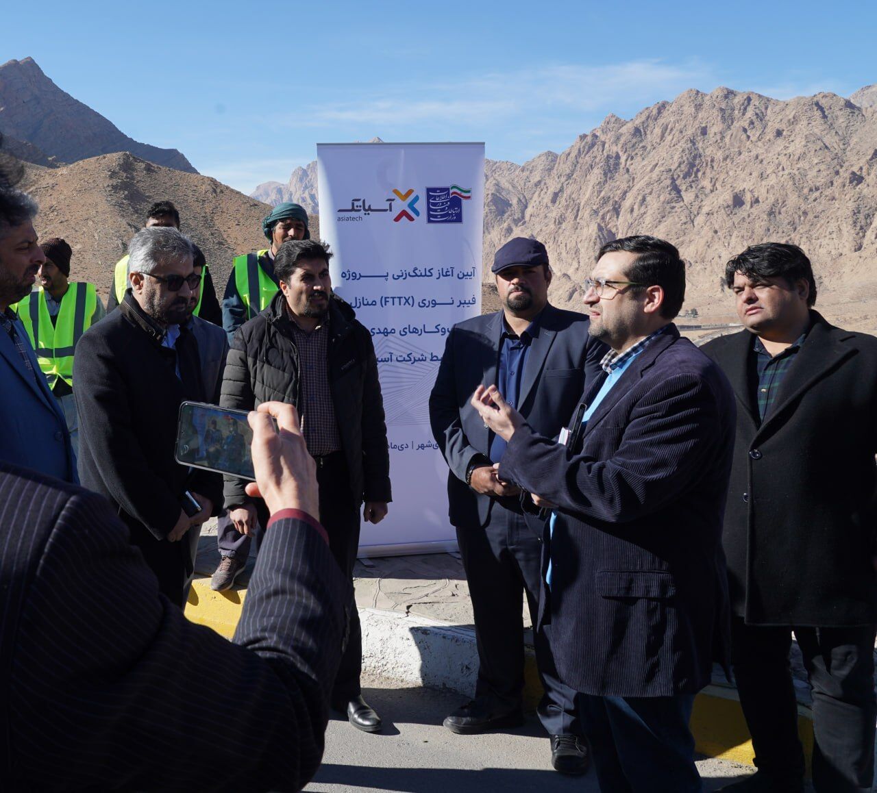 آغاز عملیات اجرایی حفاری فیبر نوری آسیاتک در استان سمنان آغاز عملیات اجرایی حفاری فیبر نوری آسیاتک در استان سمنان
