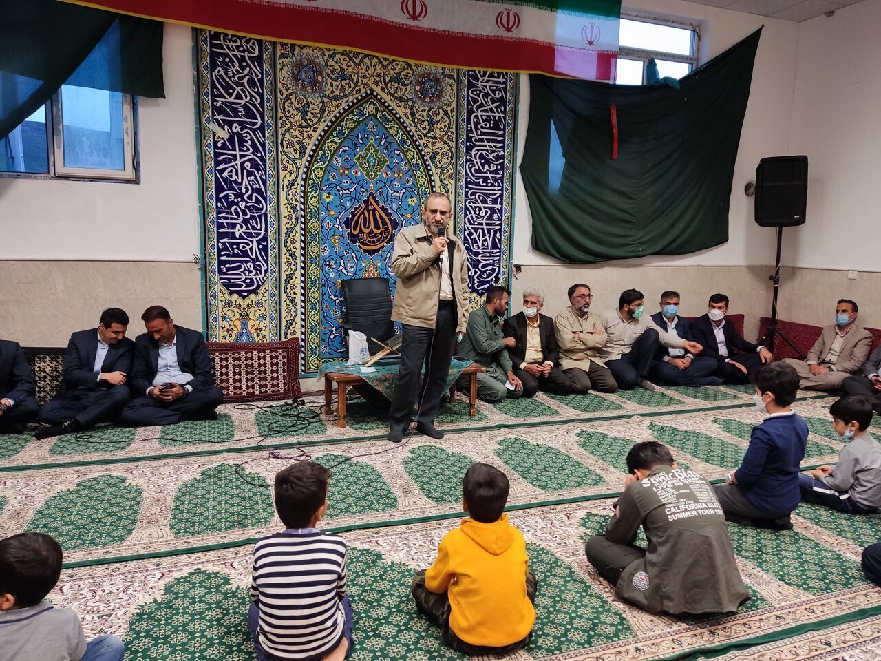 دولت در پی حل مشکلات جامعه توسط خود مردم است دولت در پی حل مشکلات جامعه توسط خود مردم است