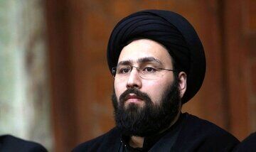 واکنش سید علی خمینی به شلاق زدن یک زن برای حجاب: «دروغ» هم مسئله اجتماعی است، چرا کسی را شلاق نمیزنند؟! واکنش سید علی خمینی به شلاق زدن یک زن برای حجاب: «دروغ» هم مسئله اجتماعی است، چرا کسی را شلاق نمیزنند؟!