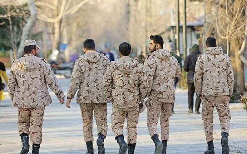 فعالیت سربازان در تیمهای غیرنظامی ممنوع! فعالیت سربازان در تیمهای غیرنظامی ممنوع!