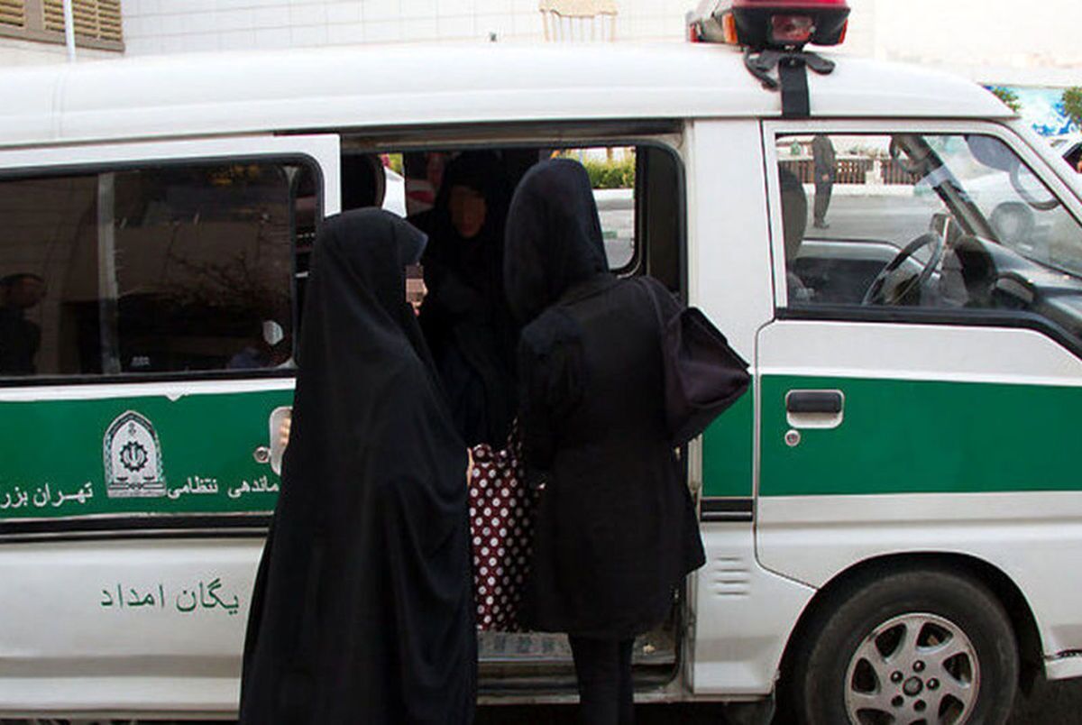 طراح لایحه حجاب: گشت ارشاد در لایحه جدید حذف نشده بلکه هوشمند شده است طراح لایحه حجاب: گشت ارشاد در لایحه جدید حذف نشده بلکه هوشمند شده است