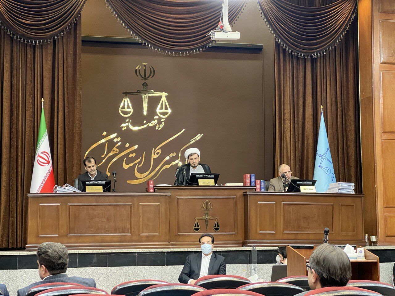 اظهارات شکات بعد از پایان کیفرخواست طرح میشود اظهارات شکات بعد از پایان کیفرخواست طرح میشود