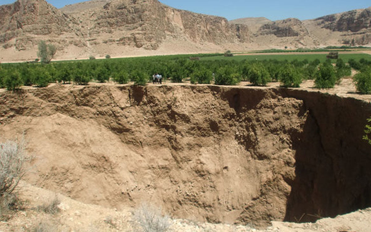 هشدار درباره بحران فرونشست زمین در این استان هشدار درباره بحران فرونشست زمین در این استان