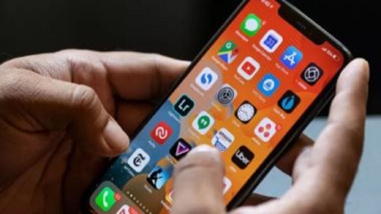 این برنامهها را فورا از گوشیتان حذف کنید این برنامهها را فورا از گوشیتان حذف کنید