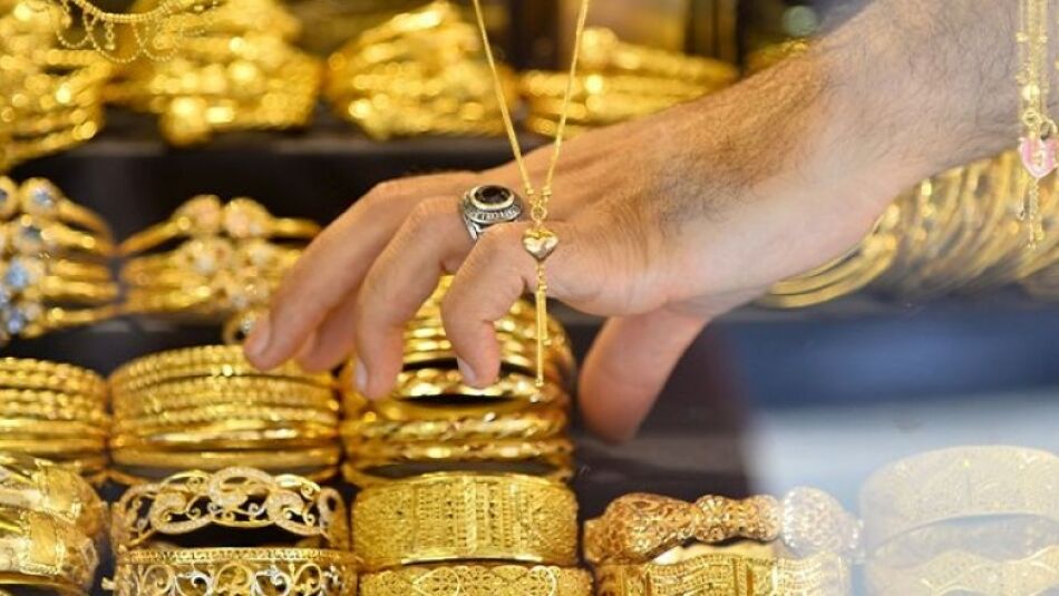 شرایط آشفته بازار طلا با مسدودی حسابها / چرا بانک مرکزی حساب برخی طلا فروشان را بست؟ شرایط آشفته بازار طلا با مسدودی حسابها / چرا بانک مرکزی حساب برخی طلا فروشان را بست؟