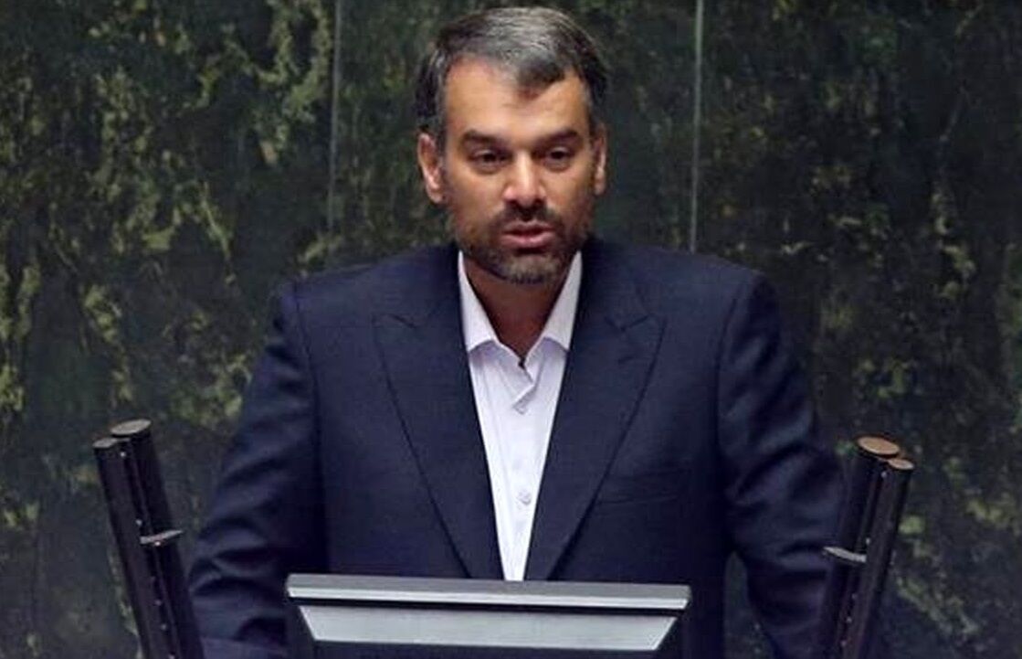 وقتی تعرفه ۲۵۰درصد باشد، معلوم است که خودروی ۷۰۰میلیون را بالای دو میلیارد میفروشند/نمیخواهند واردات در نرخ خودروهای داخلی اثر بگذارد! وقتی تعرفه ۲۵۰درصد باشد، معلوم است که خودروی ۷۰۰میلیون را بالای دو میلیارد میفروشند/نمیخواهند واردات در نرخ خودروهای داخلی اثر بگذارد!