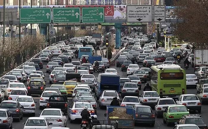 ترافیک در ورودی تهران همچنان ادامه دارد ترافیک در ورودی تهران همچنان ادامه دارد