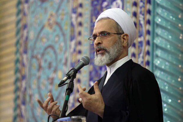 امام جمعه قم: تحت تاثیر حرفهای ناصحیح در مورد انتخابات قرار نگیرید امام جمعه قم: تحت تاثیر حرفهای ناصحیح در مورد انتخابات قرار نگیرید