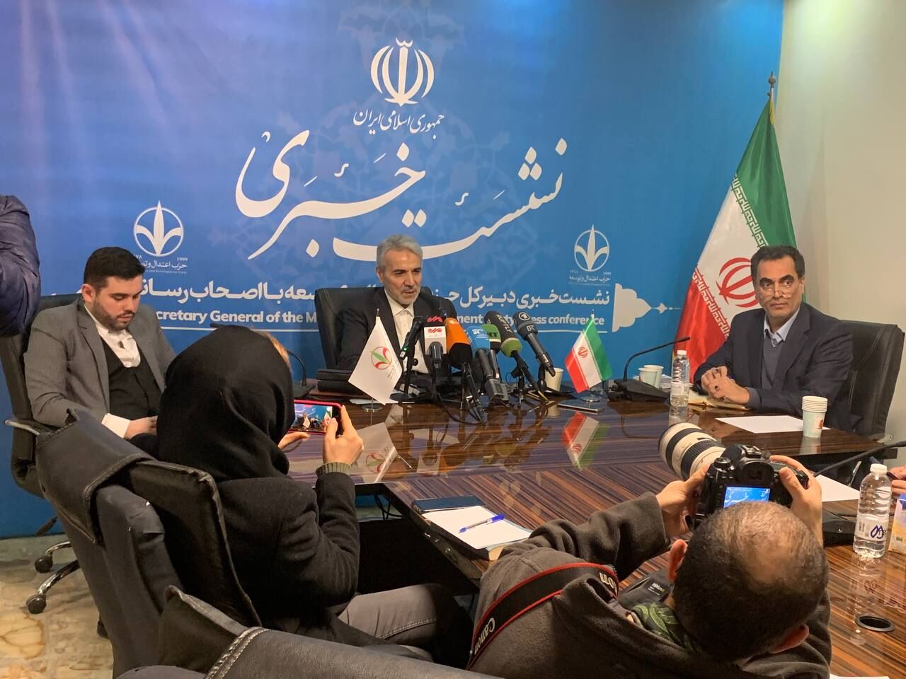 نوبخت: به اعتقاد روحانی نباید صندوق رای را رها کنیم / در مجلس خبرگان نسبت به گذشته رقابت تقلیل پیدا کرده است نوبخت: به اعتقاد روحانی نباید صندوق رای را رها کنیم / در مجلس خبرگان نسبت به گذشته رقابت تقلیل پیدا کرده است