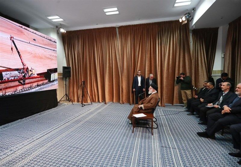 بازدید رهبر معظم انقلاب از نمایشگاه توانمندیهای تولید داخل + فیلم بازدید رهبر معظم انقلاب از نمایشگاه توانمندیهای تولید داخل + فیلم