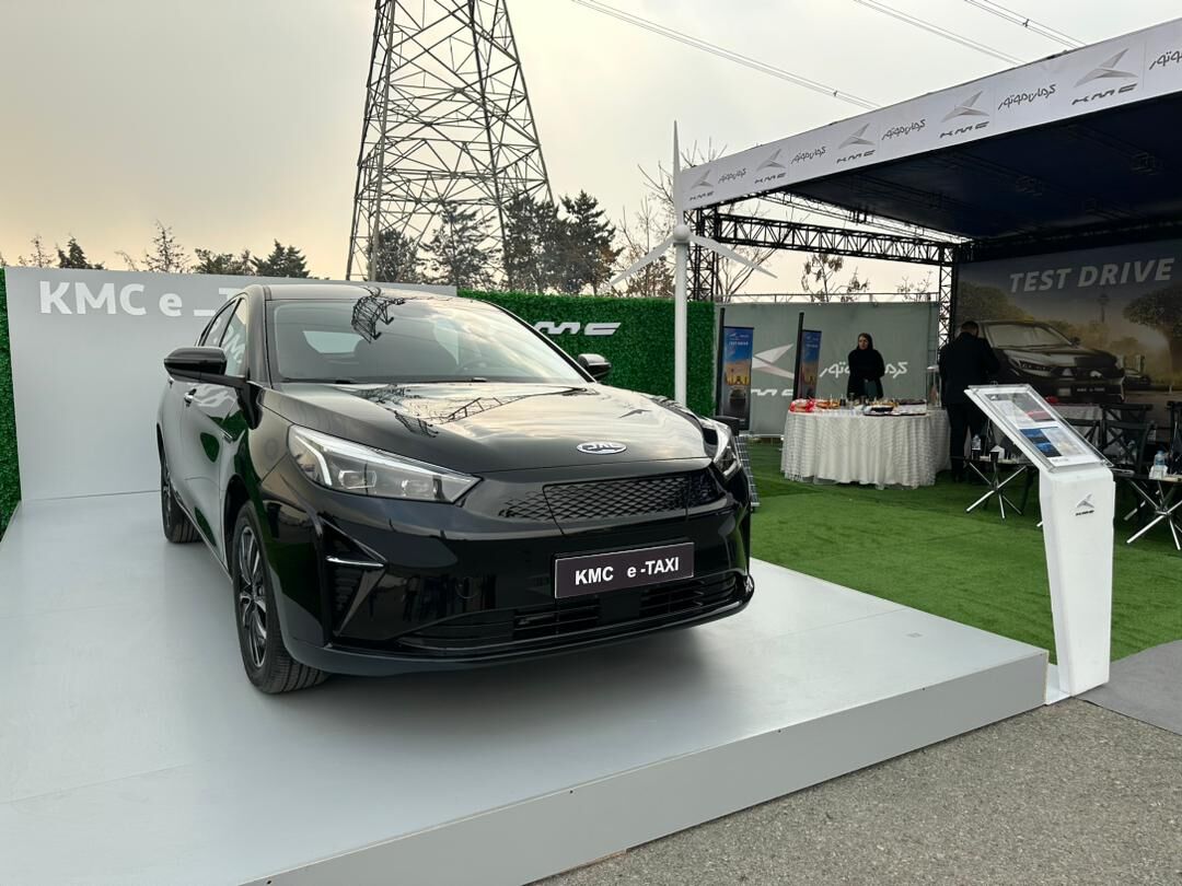 تجربه رانندگی با کی ام سی J7 EV یا E-TAXY کرمان موتور تجربه رانندگی با کی ام سی J7 EV یا E-TAXY کرمان موتور
