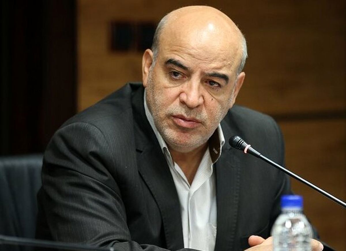 بانک ملی در دوره جدید، خروج از بنگاه داری را سرلوحه فعالیت های خود قرار داده است بانک ملی در دوره جدید، خروج از بنگاه داری را سرلوحه فعالیت های خود قرار داده است