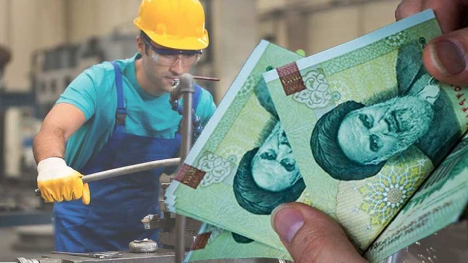 با حقوق یک ماه کارگر چقدر طلا میتوان خرید؟ با حقوق یک ماه کارگر چقدر طلا میتوان خرید؟