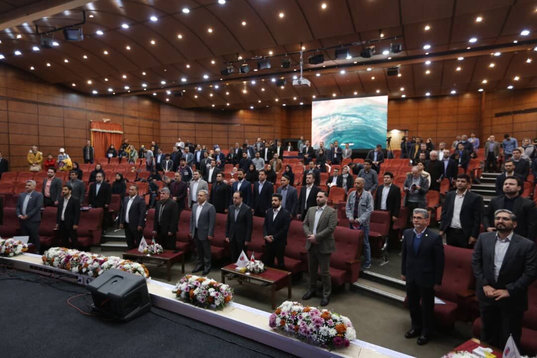 مجمععمومی عادی سالانه گهرزمین با حضور ۹۲ درصد سهامداران برگزار شد/کگهر به ازاء هر سهم ۳۲۰ تومان سود داد مجمععمومی عادی سالانه گهرزمین با حضور ۹۲ درصد سهامداران برگزار شد/کگهر به ازاء هر سهم ۳۲۰ تومان سود داد