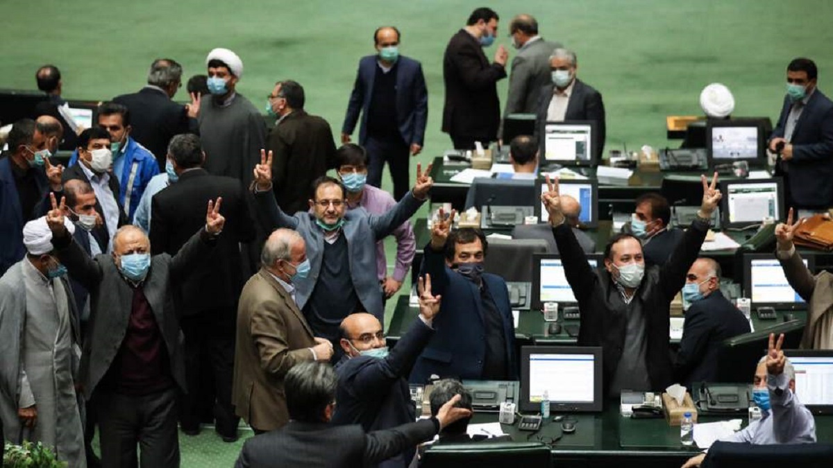 تفاهم نامه مجلسی ها برای دریافت خودروی شاسی بلند حقیقت دارد تفاهم نامه مجلسی ها برای دریافت خودروی شاسی بلند حقیقت دارد