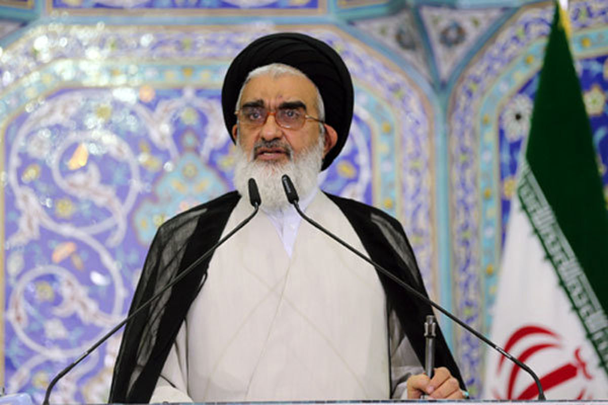 امام جمعه قم: «رفع مشکل معیشتی مردم» از جمله دلایل ضرورت رشد اقتصادی است امام جمعه قم: «رفع مشکل معیشتی مردم» از جمله دلایل ضرورت رشد اقتصادی است