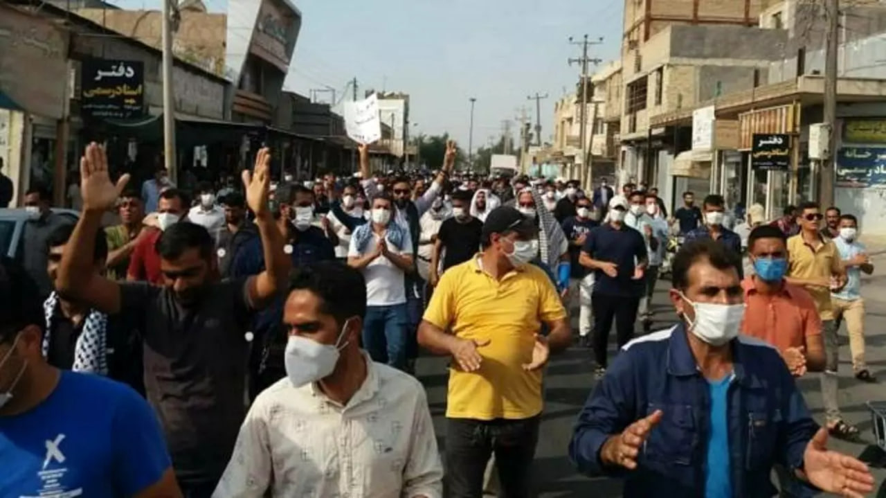 آیا رییس جمهور صدای کارگران کارخانه های تعطیل شده را هم می شنود؟ / دستورات یک وزارتخانه چطور کارخانه منسوجات نبافته را به ورطه تعطیلی کشاند؟ آیا رییس جمهور صدای کارگران کارخانه های تعطیل شده را هم می شنود؟ / دستورات یک وزارتخانه چطور کارخانه منسوجات نبافته را به ورطه تعطیلی کشاند؟