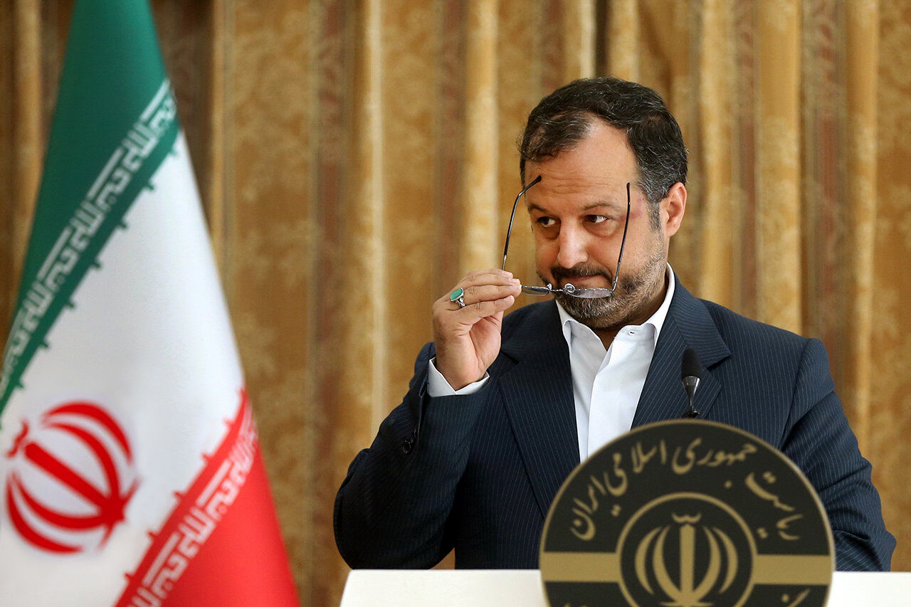 خاندوزی پس از رکوردشکنیهای پیدرپی تورم؛ عوامل ساختاری تورمزا تحت کنترل است! / آقای وزیر اگر کنترل نمیکردید، تورم چند درصد میشد؟ خاندوزی پس از رکوردشکنیهای پیدرپی تورم؛ عوامل ساختاری تورمزا تحت کنترل است! / آقای وزیر اگر کنترل نمیکردید، تورم چند درصد میشد؟
