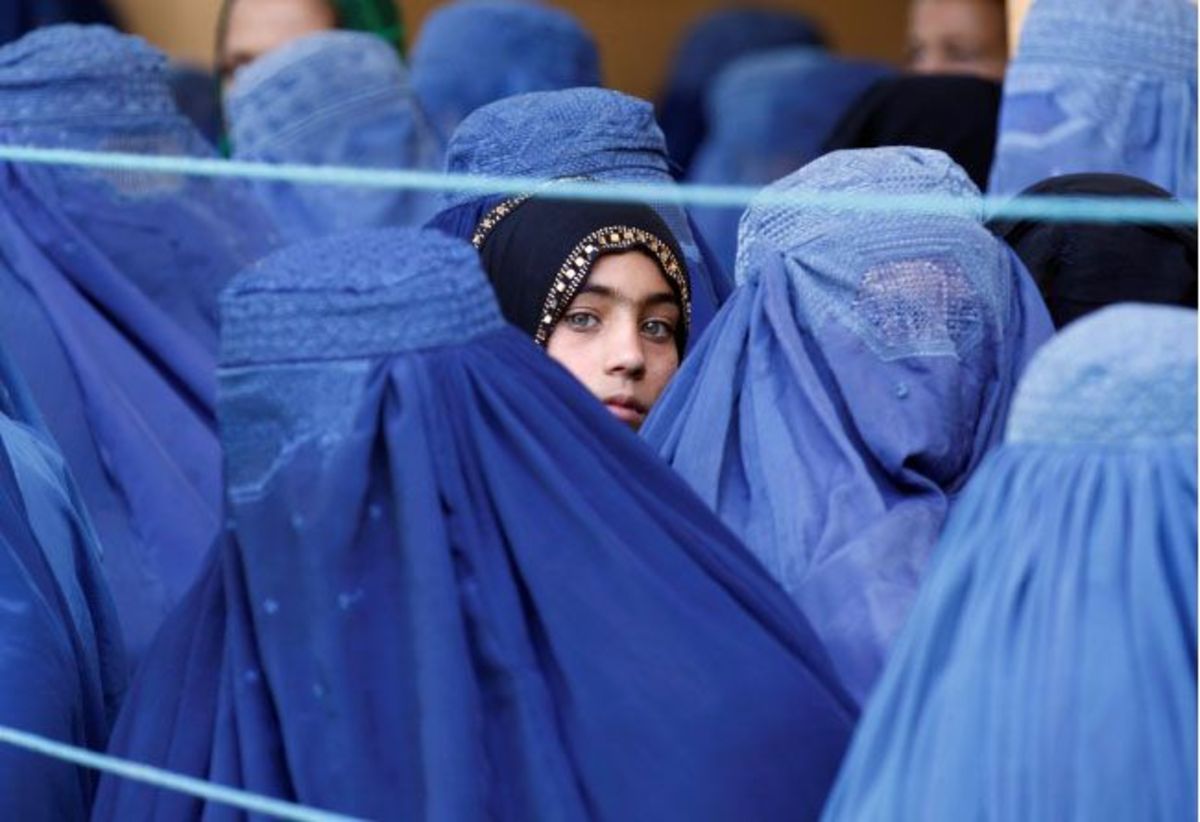 قوانین عجیب طالبان برای زنان در آرایشگاه؛ از گرفتن وضو قبل از آرایش تا... + عکس قوانین عجیب طالبان برای زنان در آرایشگاه؛ از گرفتن وضو قبل از آرایش تا... + عکس