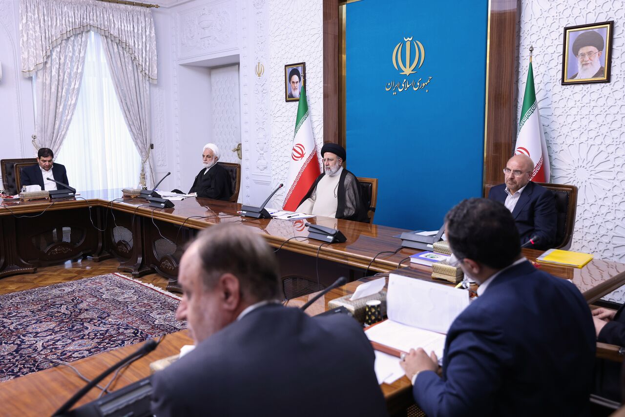 موافقت سران قوا با تمدید اختیارات بانک مرکزی برای تعیین تکلیف موسسات مالی موافقت سران قوا با تمدید اختیارات بانک مرکزی برای تعیین تکلیف موسسات مالی
