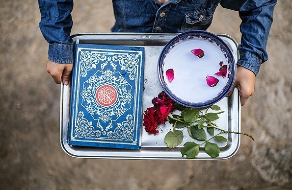چرا پشت سر مسافر آب می ریزند؟ چرا پشت سر مسافر آب می ریزند؟