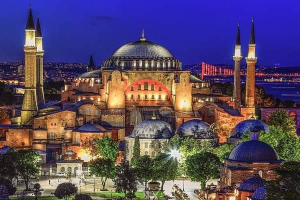 ۴شب اقامت در یکی از هتل های استانبول بالای ۱۵ میلیون تومان تمام می شود! + جدول قیمت تور استابنول ۴شب اقامت در یکی از هتل های استانبول بالای ۱۵ میلیون تومان تمام می شود! + جدول قیمت تور استابنول