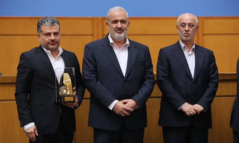 کرمان موتور واحد برتر در گروه صنایع خودرو سال ۱۴۰۱ کرمان موتور واحد برتر در گروه صنایع خودرو سال ۱۴۰۱