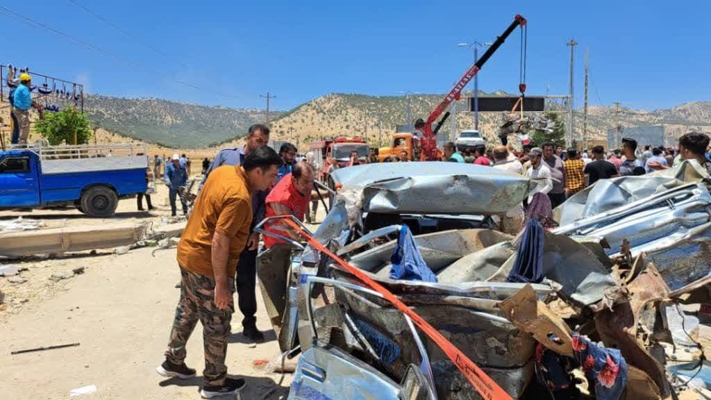دستور بازداشت راننده تریلر تصادف مرگبار یاسوج صادر شد دستور بازداشت راننده تریلر تصادف مرگبار یاسوج صادر شد