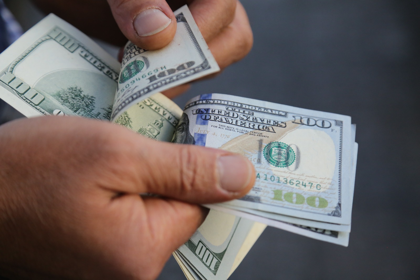 بازار ارز بدون مشتری ماند بازار ارز بدون مشتری ماند