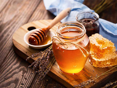 عسل چهلگیاه خالص کیلویی ۸۲۵ هزار تومان! + لیست قیمت انواع عسل درمانی عسل چهلگیاه خالص کیلویی ۸۲۵ هزار تومان! + لیست قیمت انواع عسل درمانی