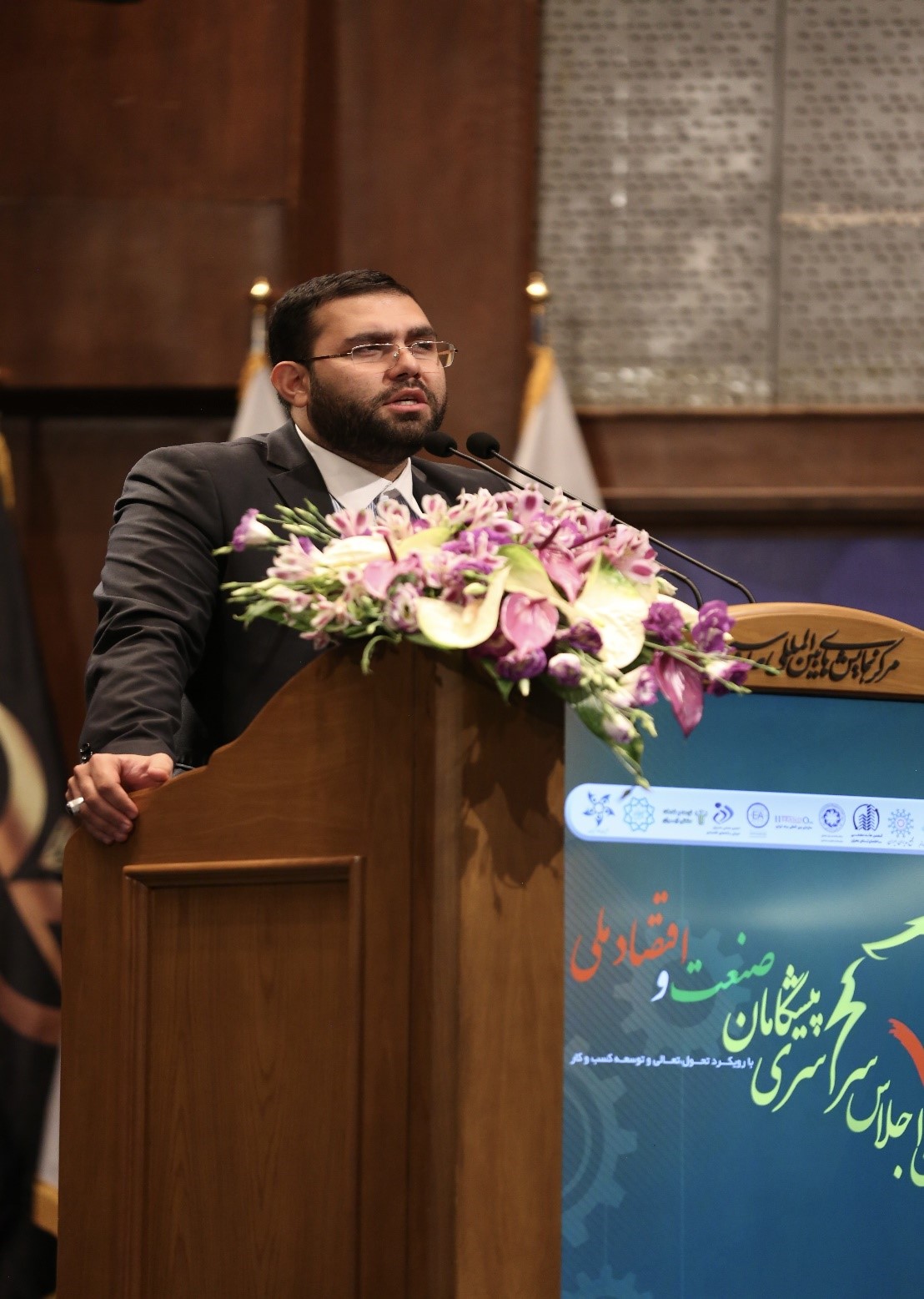 الگوی مدیریت جهادی و انقلابی تحول آفرین راه حل مشکلات اقتصادی است / بهترین الگوی حکمرانی اقتصادی، اقتصاد مردم پایه است الگوی مدیریت جهادی و انقلابی تحول آفرین راه حل مشکلات اقتصادی است / بهترین الگوی حکمرانی اقتصادی، اقتصاد مردم پایه است